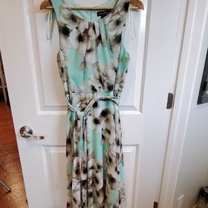 Jessica Howard  dress